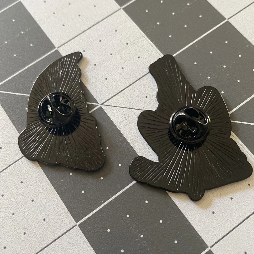 Pin set - Picture 2 of 2